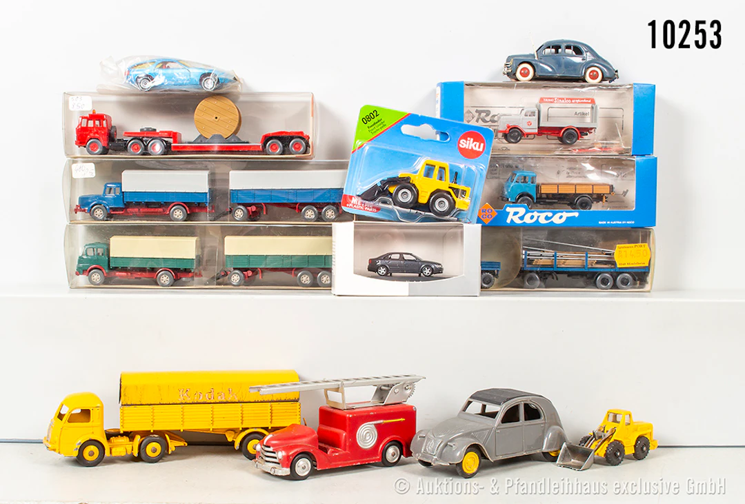 Konv. Modellfahrzeuge, dabei Dinky Toys Tracteur Panhard, Wiking