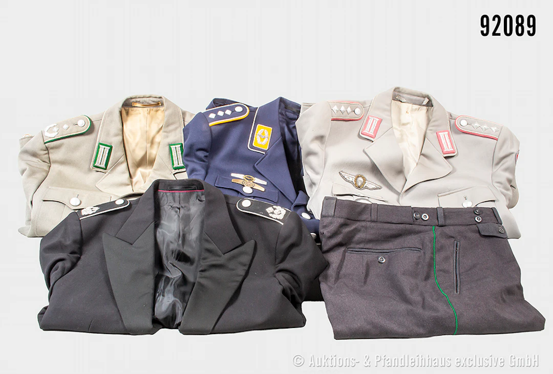 Konv. Bundeswehruniformen von Heer, Luftwaffe und Marine, überwiegend