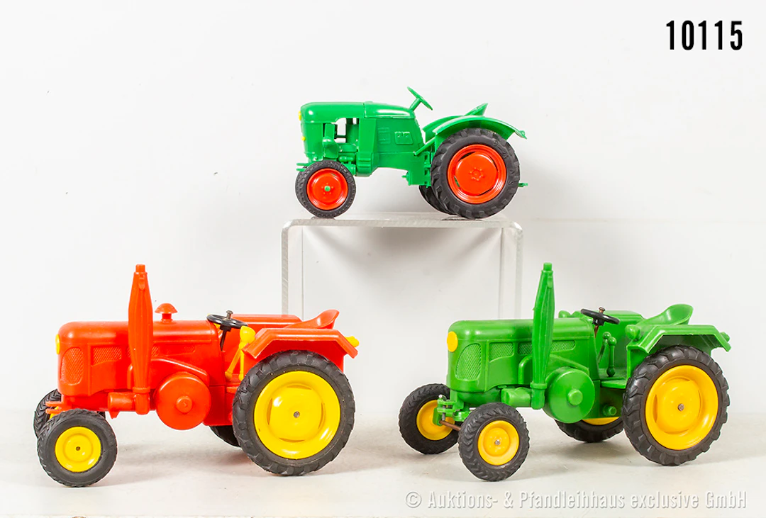 3 Traktormodelle, 2x Rex, Kunststoff, L bis ca. 13 cm, Z 1-3
