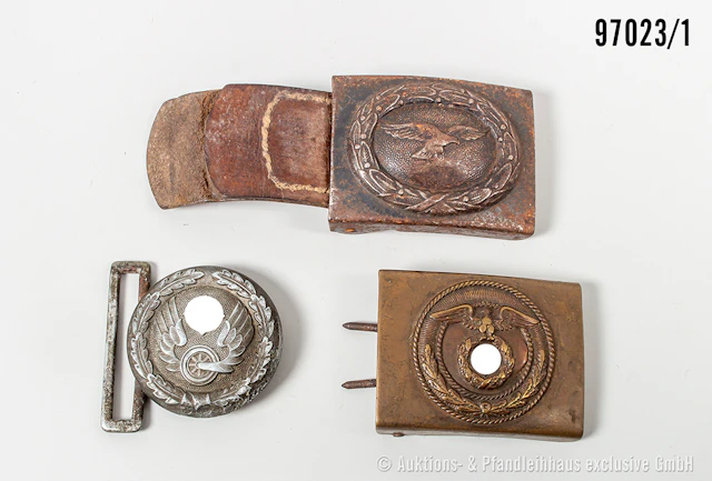 Konv. 3 teilw. beschädigte Koppelschlösser, Luftwaffe (entnazifiziert)