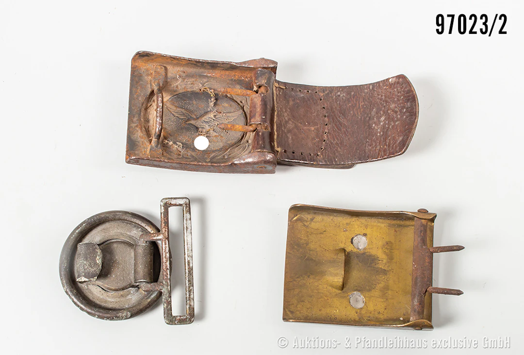 Konv. 3 teilw. beschädigte Koppelschlösser, Luftwaffe (entnazifiziert)