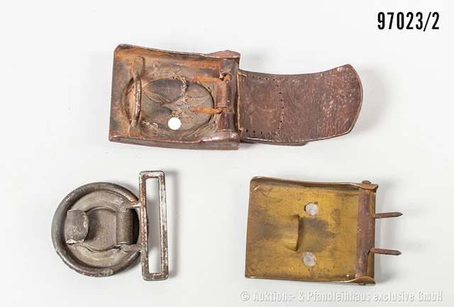 Konv. 3 teilw. beschädigte Koppelschlösser, Luftwaffe (entnazifiziert)