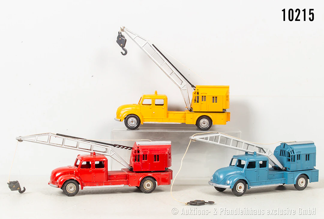 Märklin Modellfahrzeuge, 2x 8023 Magirus -Feuerwehrleiter, unterschiedliche