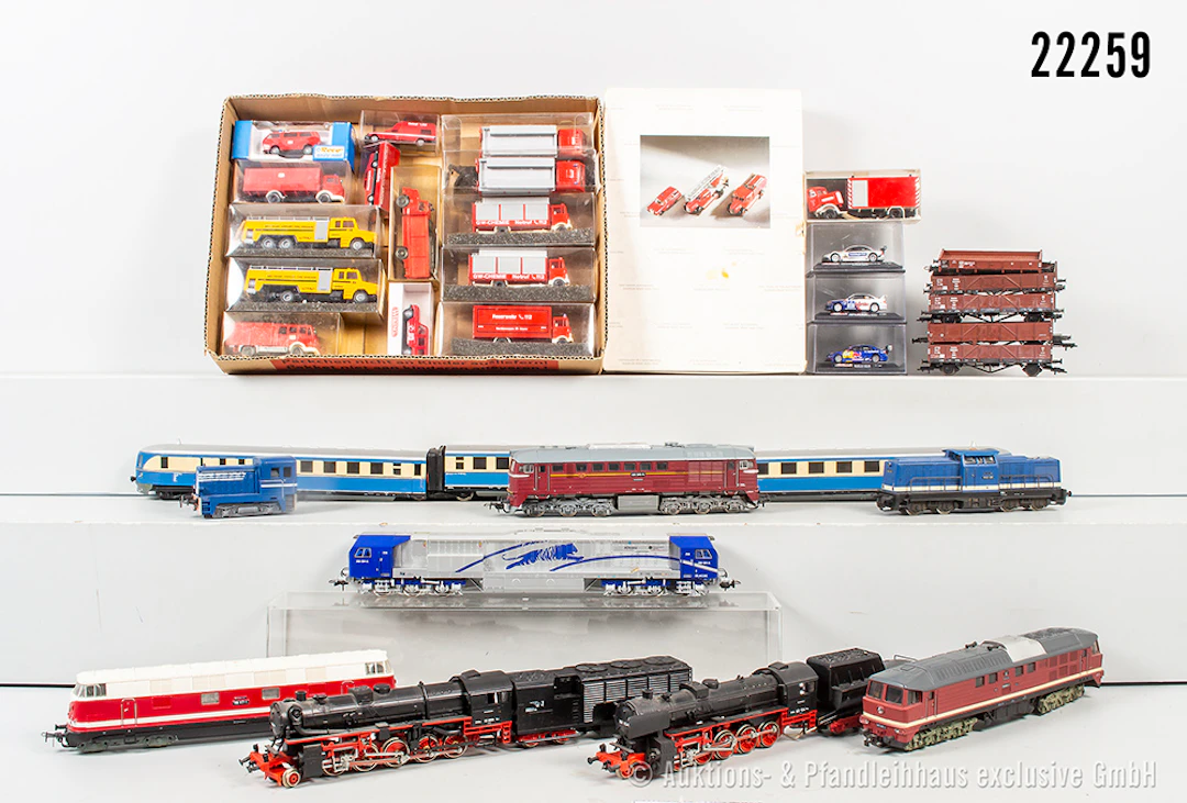 H0 verschiedene Hersteller: 3teilig. Dieseltriebzug, DR, BR VT 137
