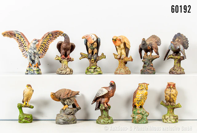 Greifvögel auf Sockel, u.a. Adler, Auerhahn, Geier, Uhu, u.a. Elastolin