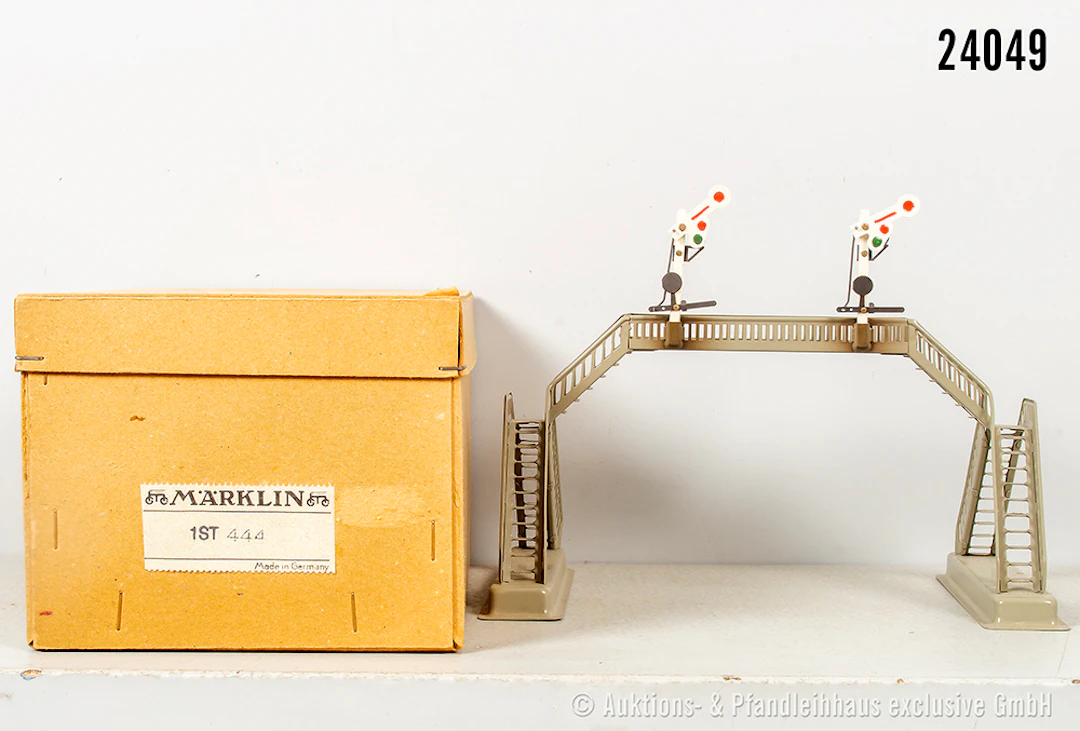 Märklin H0: 444.3 Übergangssteg, mit beiden Signalen, L 20cm x H 10cm, Z 0, OVP