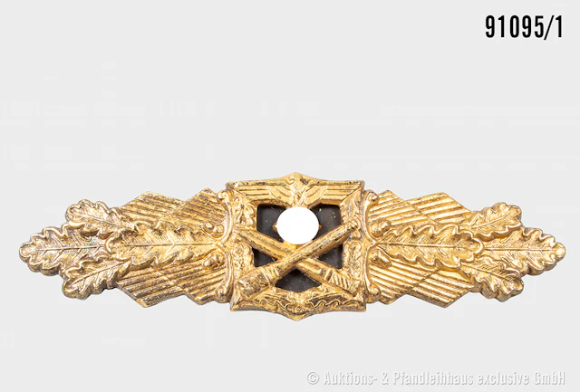 Nahkampfspangen in gold, Zinkausführung, Hersteller "FLL", geschwärztes
