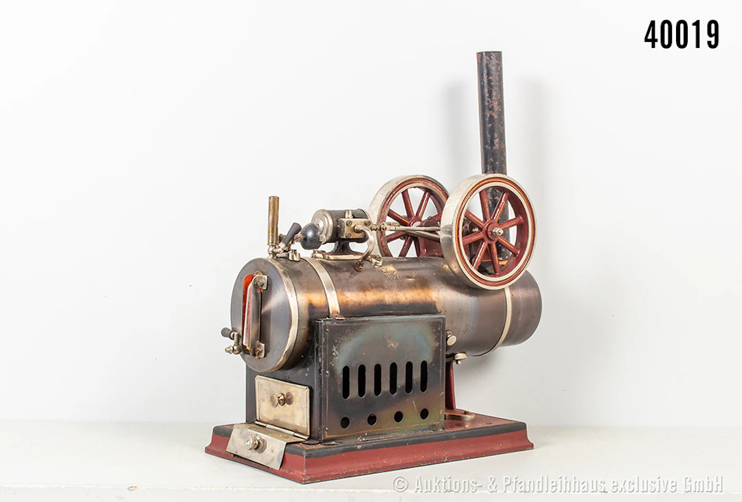 Stationäre Lokomobile, liegender Kessel, KD 8 cm, Schwungrad, Wasserstandsanzeig