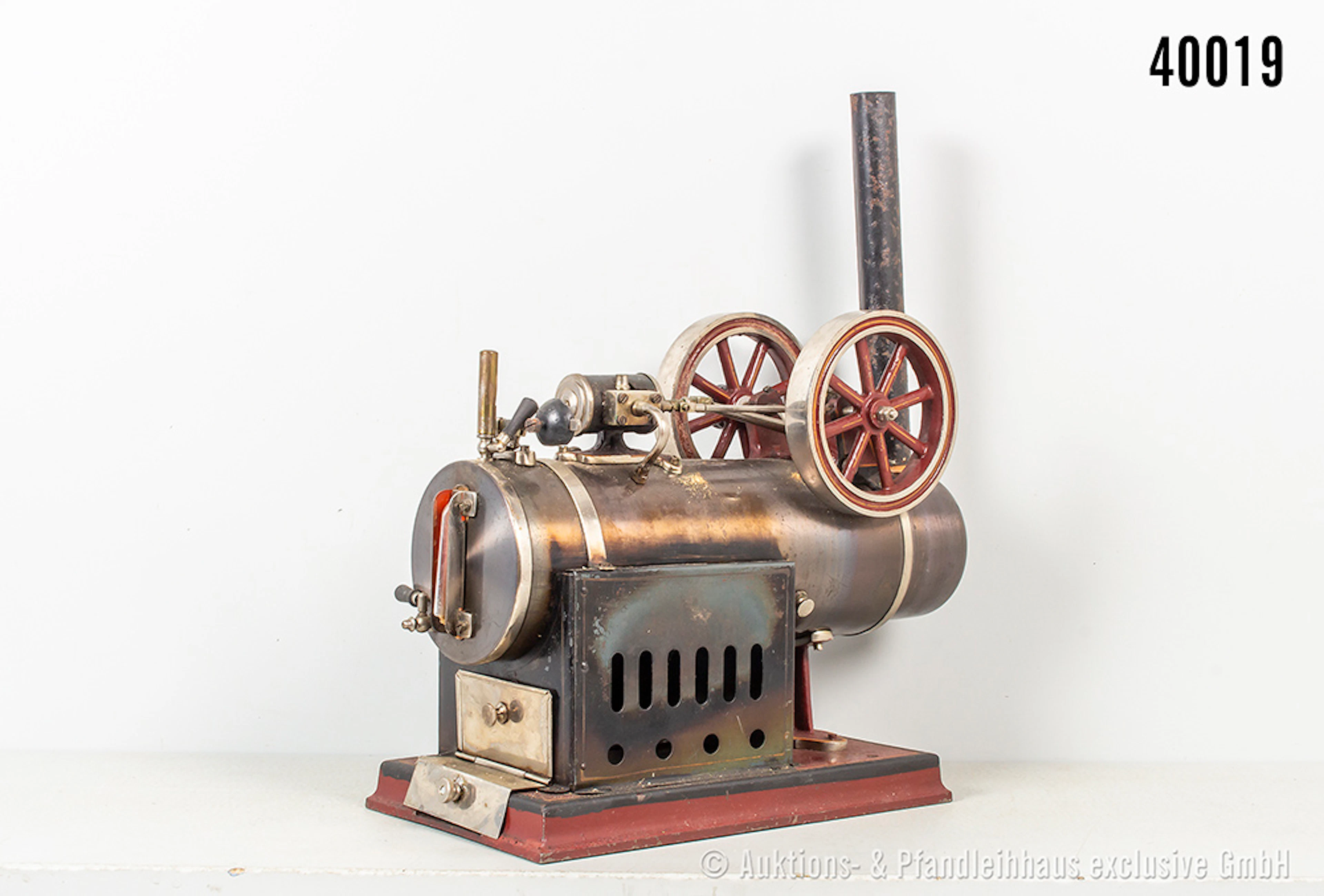 Stationäre Lokomobile, liegender Kessel, KD 8 cm, Schwungrad, Wasserstandsanzeig