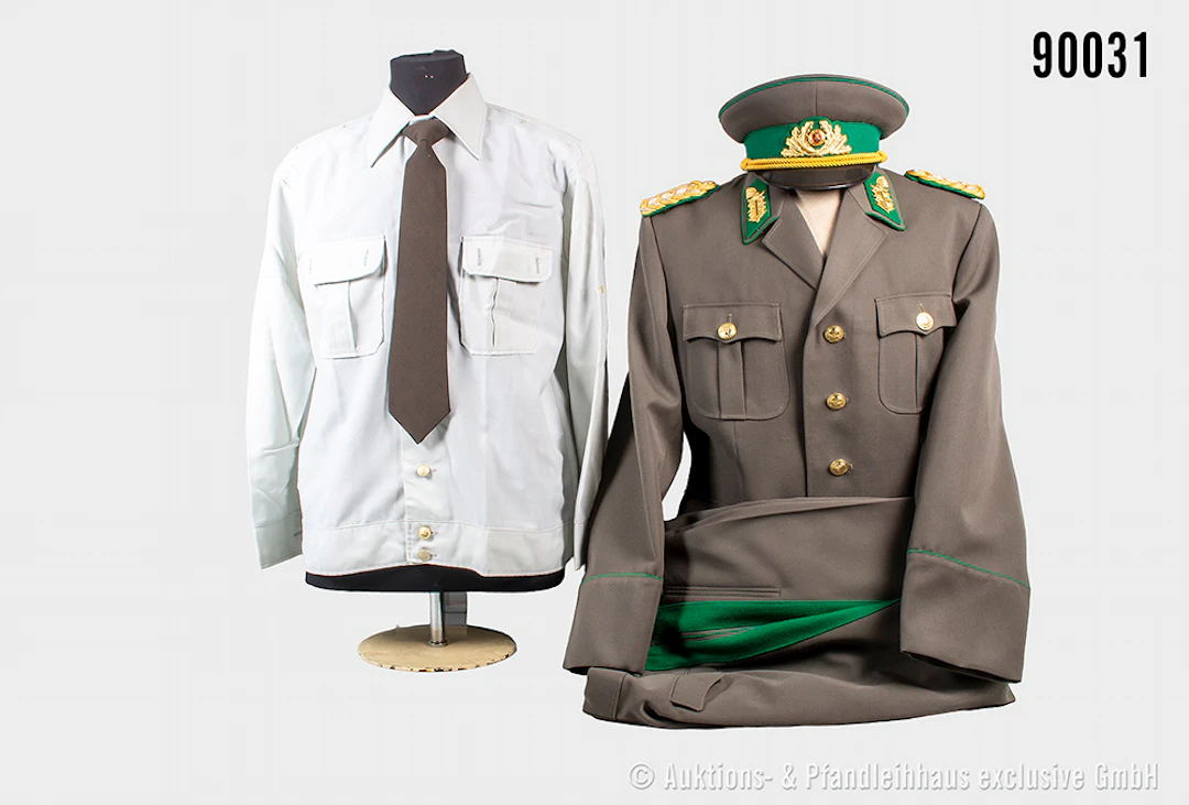 Uniform eines Generaloberst der DDR Grenztruppen, Jacke komplett mit