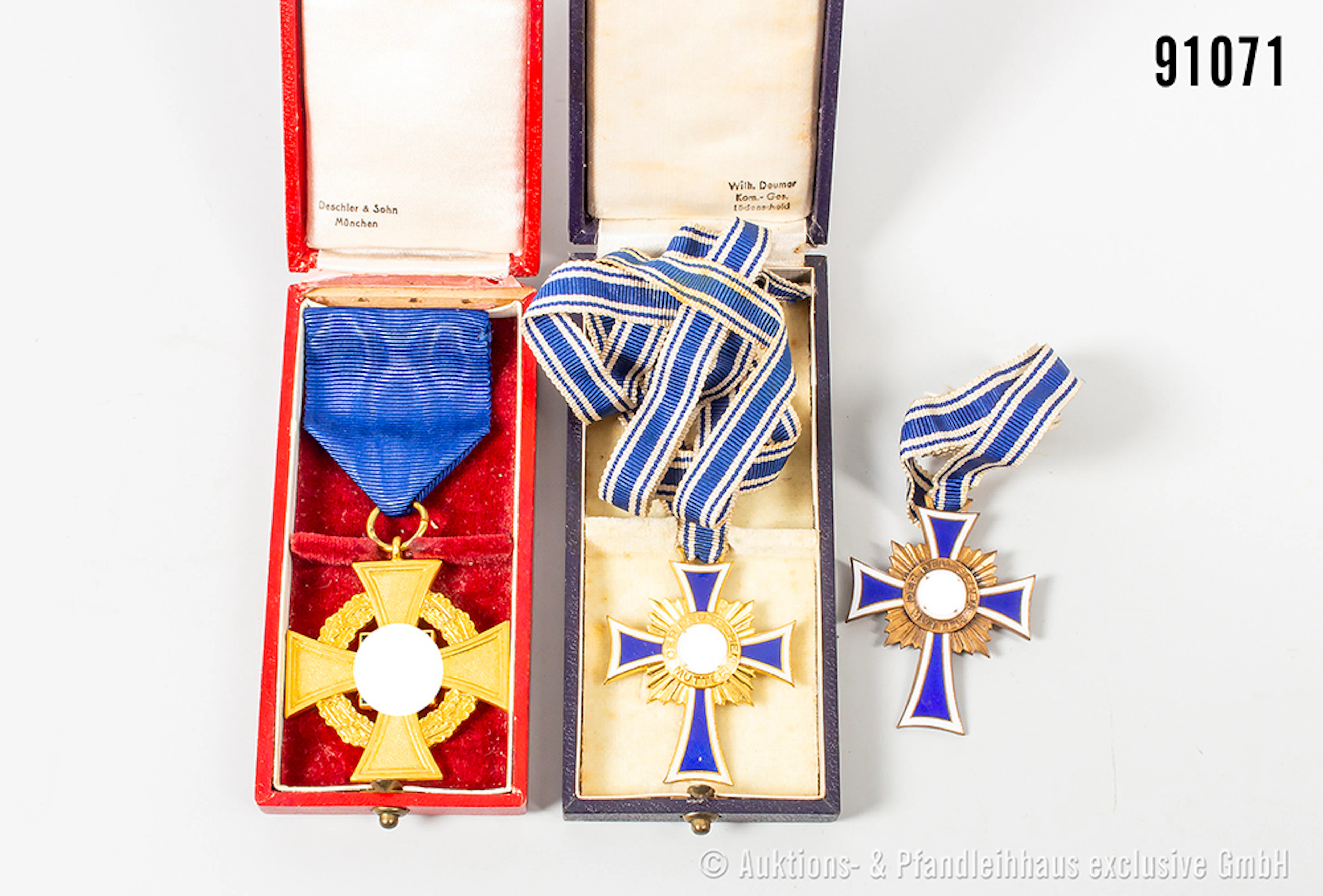 Konv. Mutterkreuz in Bronze und Gold, dieses im Etui, sowie Treuedienst-Ehrenzei