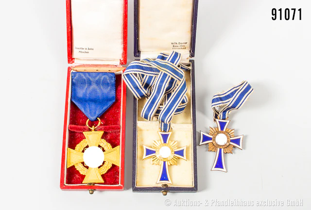 Konv. Mutterkreuz in Bronze und Gold, dieses im Etui, sowie Treuedienst-Ehrenzei