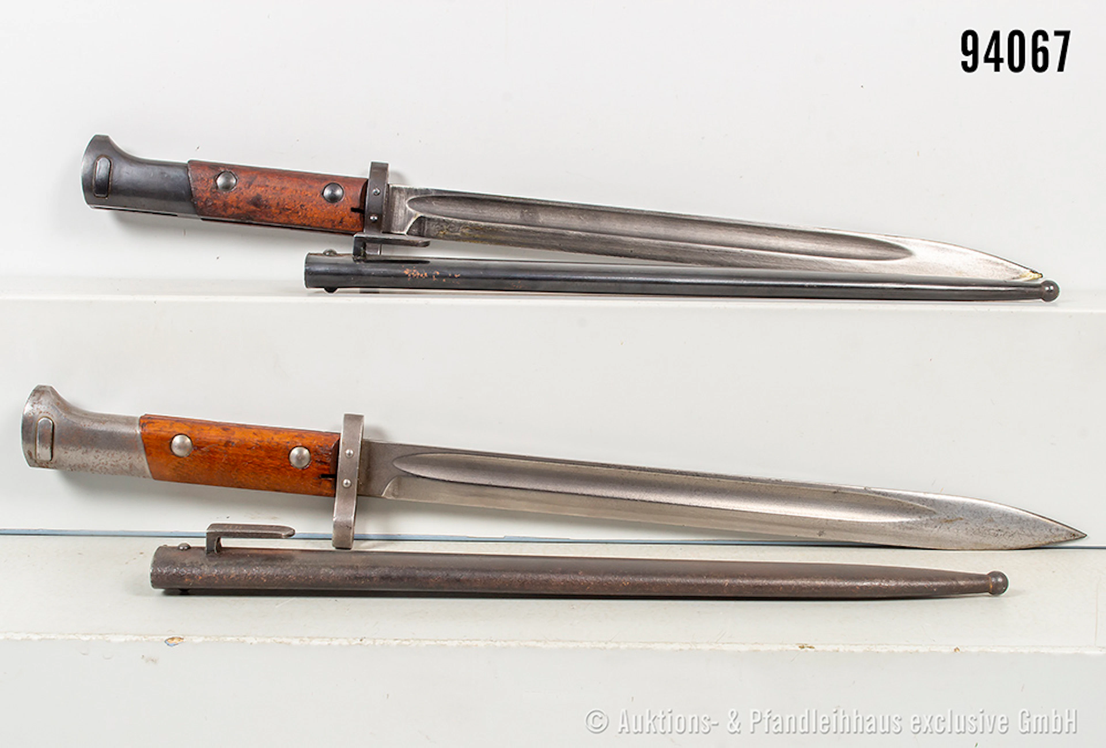 Konv. Tschechoslowakei 2 Mauser-Bajonette VZ 24, jeweils mit Scheide