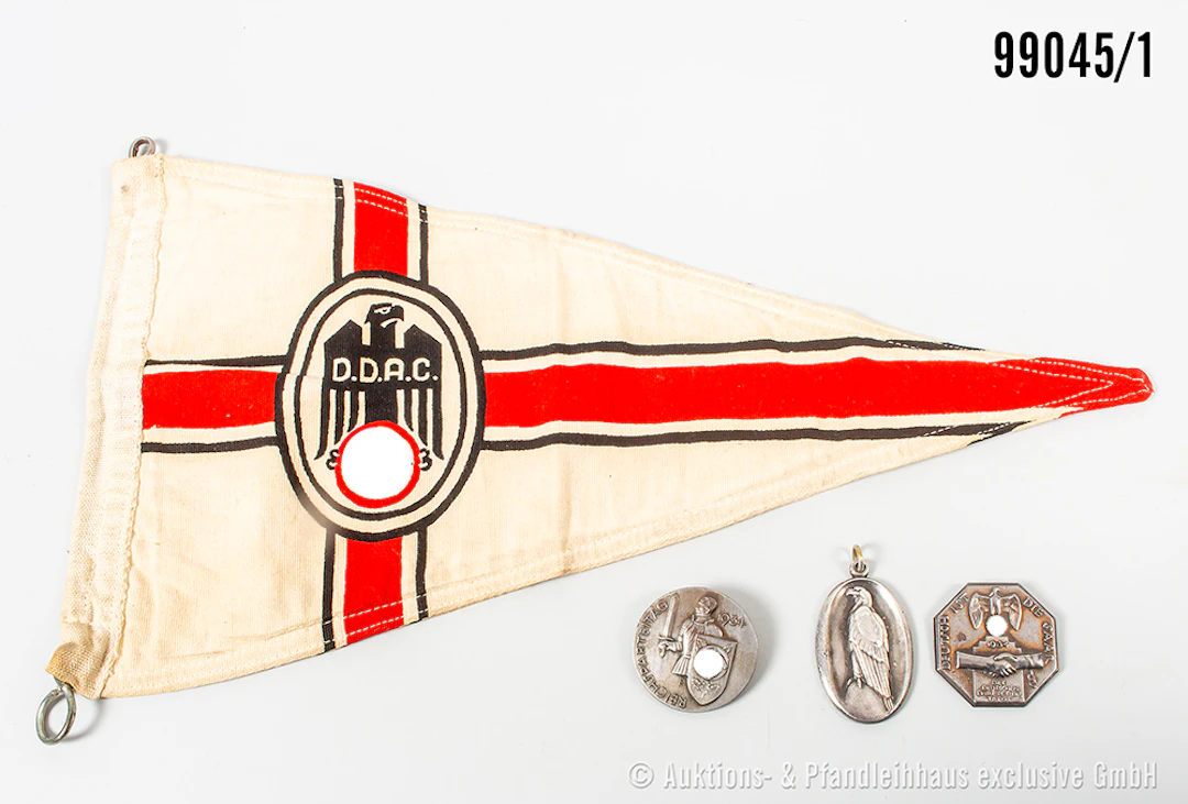 Konv. D.D.A.C. Wimpel, L ca. 36 cm, 2 Veranstaltungsabzeichen sowie