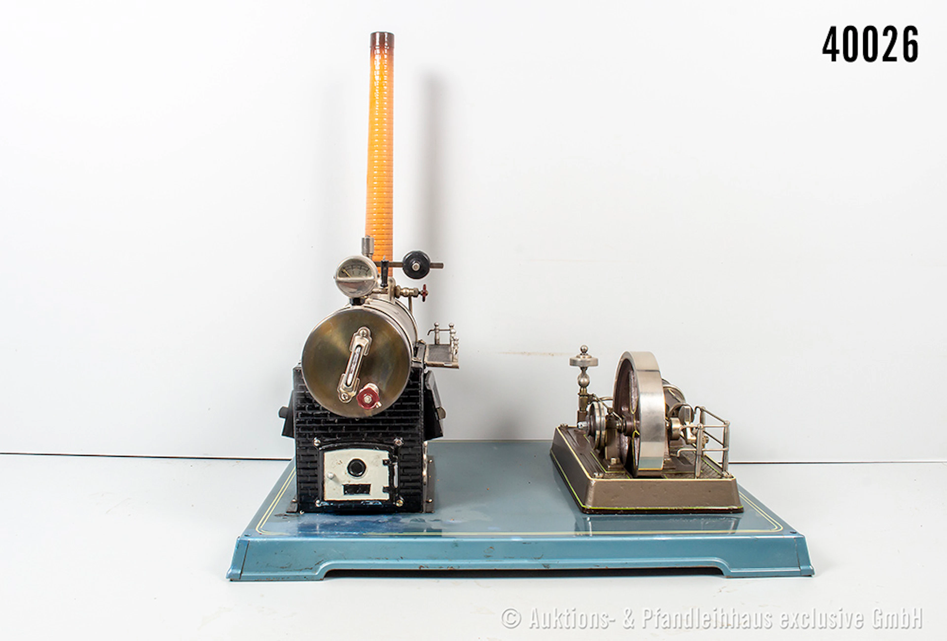 Große Dampfmaschine, liegender Messingkessel, KD 8 cm, Schwungrad