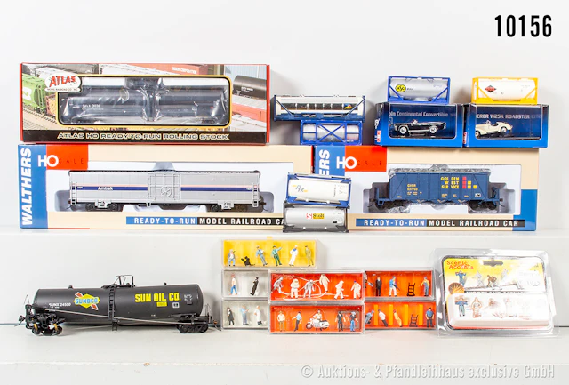 Konv. H0 Modellautos, Güterwagen, Zubehör und Figurensets, dabei Atlas