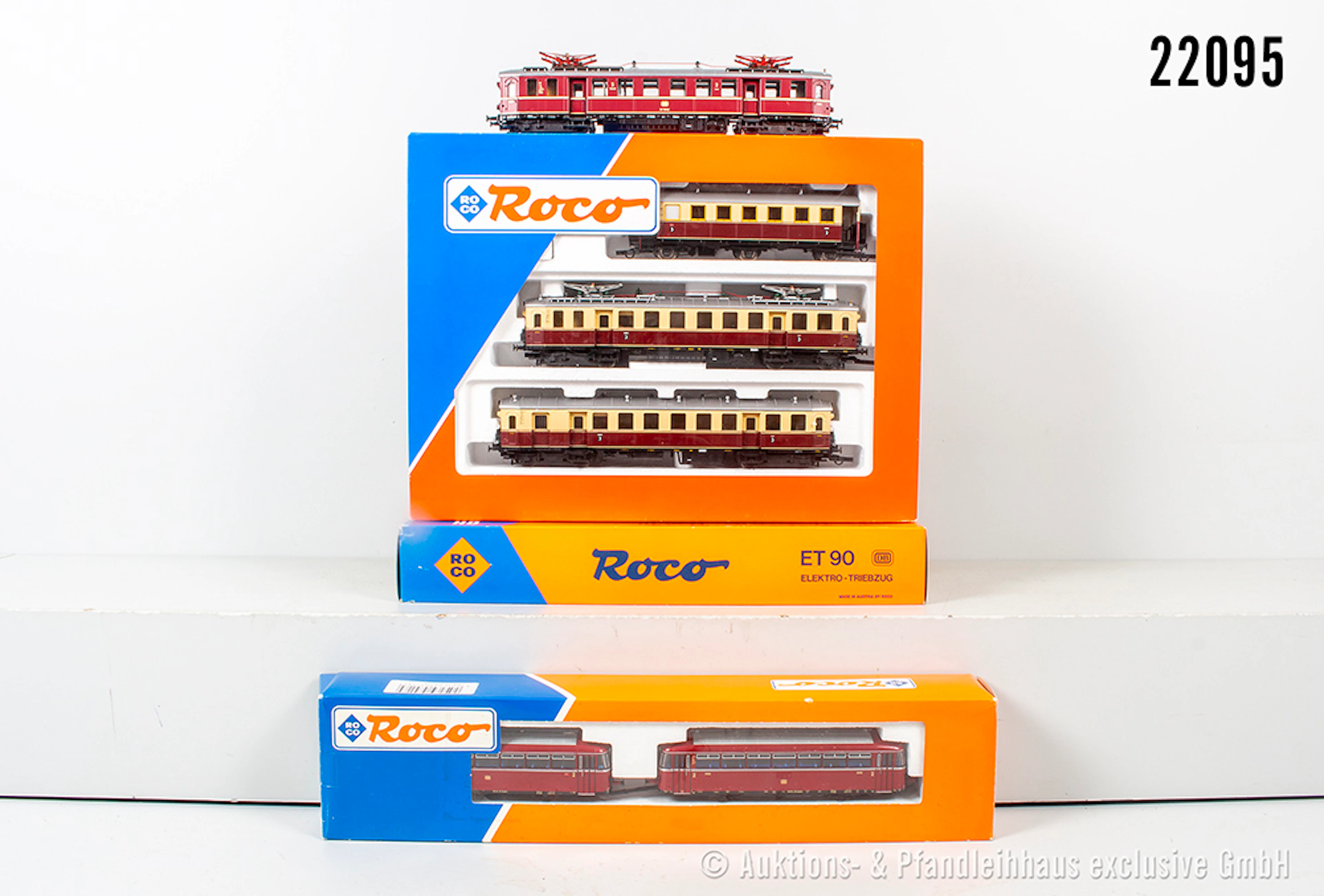 Roco H0: 43018 Schienenbus, DB, BR 98 + Beiwagen & 04185A E-Triebwagen