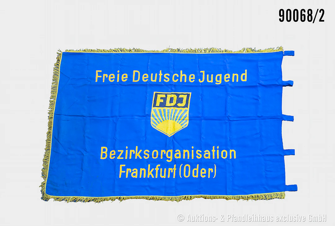 DDR-Fahne FDJ mit Fransen, beidseitig bestickt "Freie Deutsche Jugend
