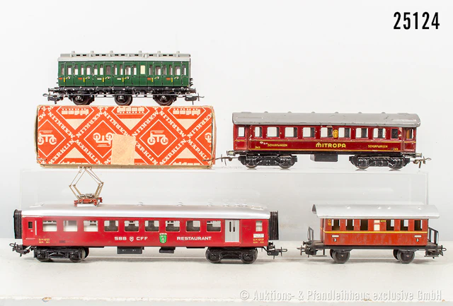 Märklin H0 Reisezugwagen: 343, 327/2, 330/1, 4035, Z 2-3, 1x OVP