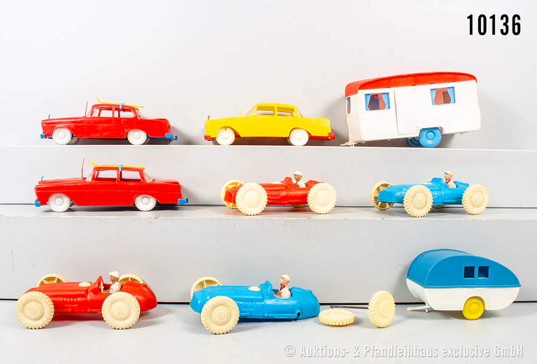 Konv. Kunststofffahrzeuge, überwiegend ungemarkt, L bis ca. 22,5 cm, Z 2-3