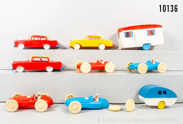 Konv. Kunststofffahrzeuge, überwiegend ungemarkt, L bis ca. 22,5 cm, Z 2-3