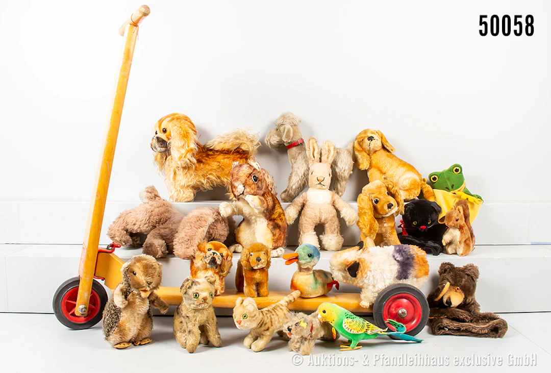 Konv. Steiff Tiere und Tretroller, überwiegend Mohair, teils KF oder