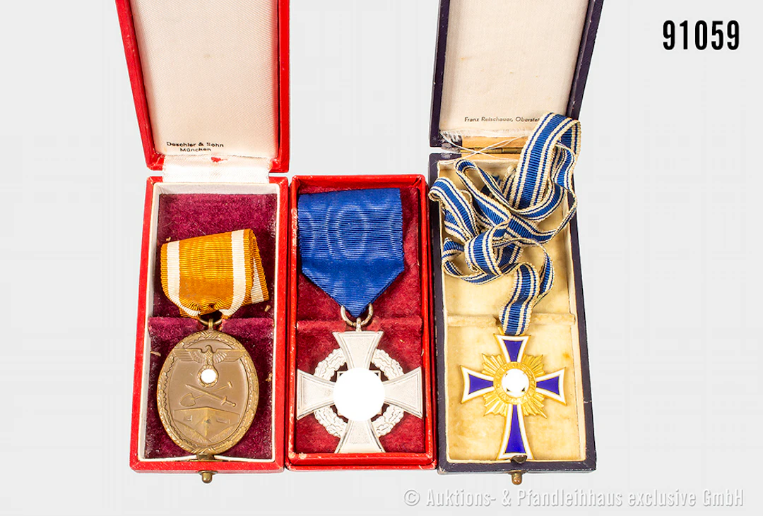 Konv. Mutterkreuz in Gold, im Etui, Treuedienst-Ehrenzeichen für 25