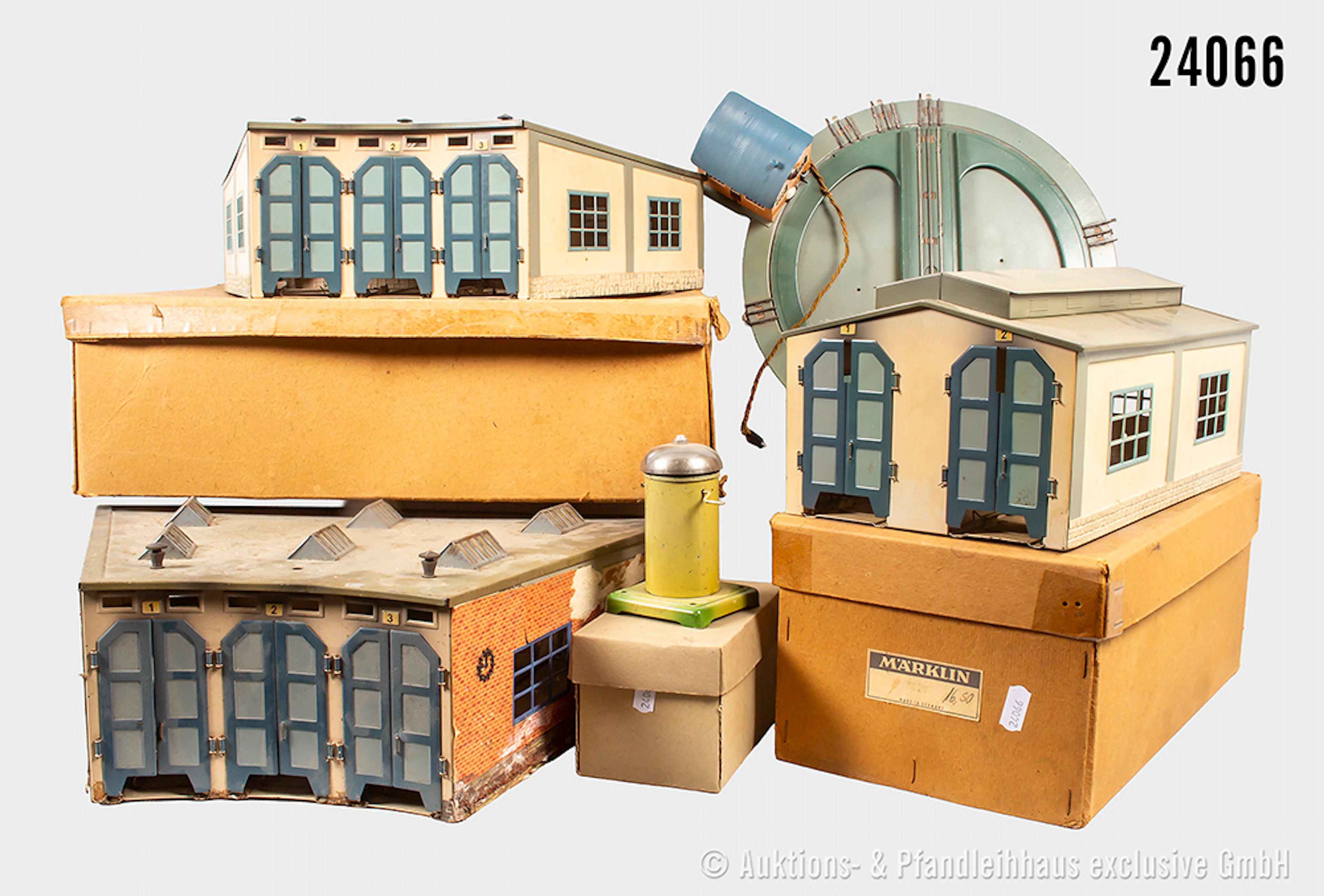 Märklin H0: 410M Drehscheibe, 6 Abgänge & 7029 Zweiständiger Lokschuppen