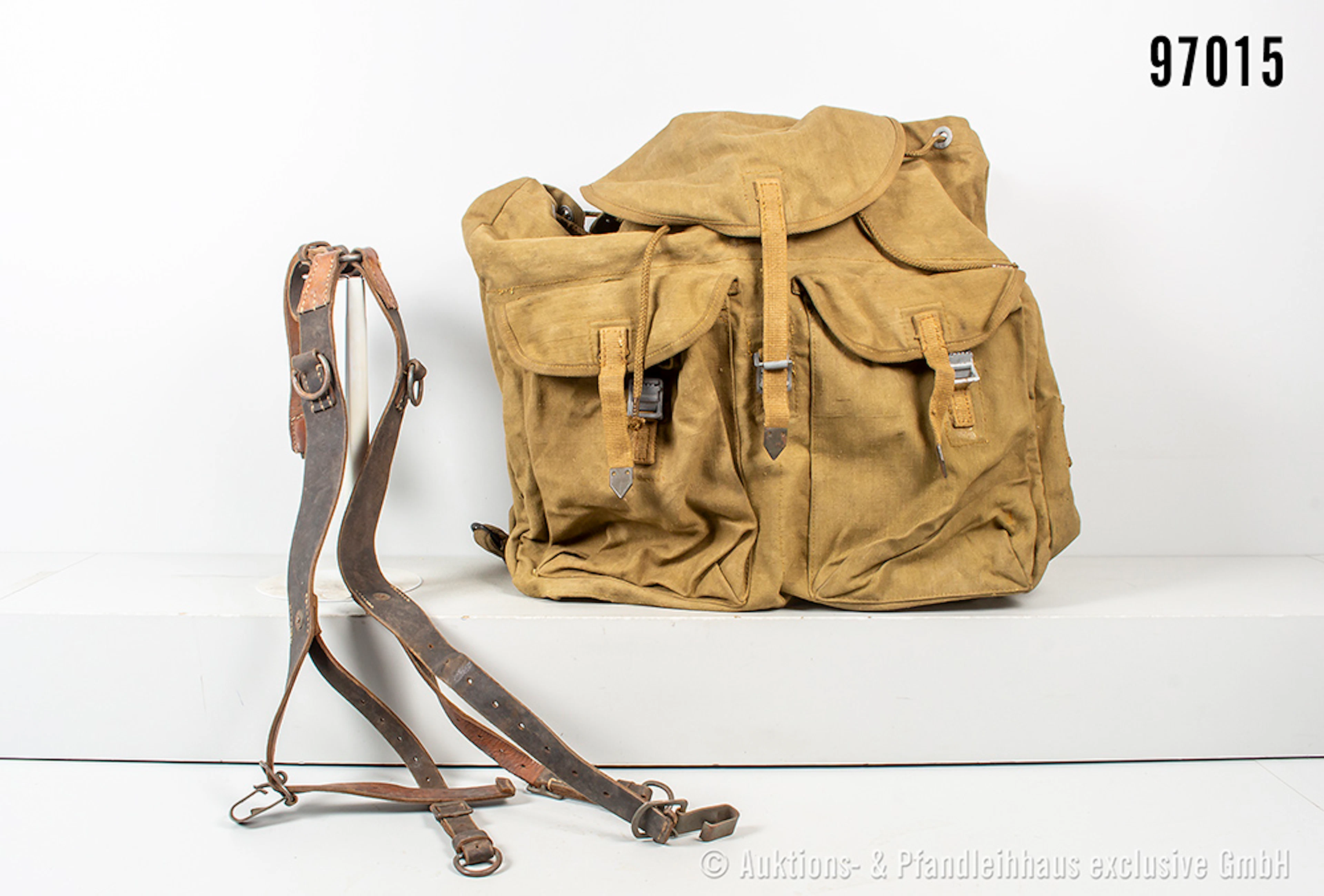 Konv. Südfront-Rucksack von 1942, komplett mit Beriemung, sowie Y-Riemen