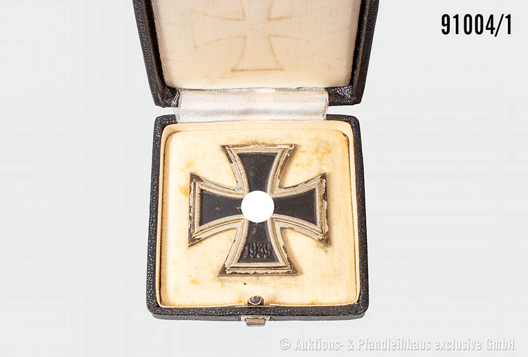 EK 1 1939, im dazugehörigen Etui, guter Zustand, mit Altersspuren