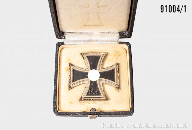 EK 1 1939, im dazugehörigen Etui, guter Zustand, mit Altersspuren