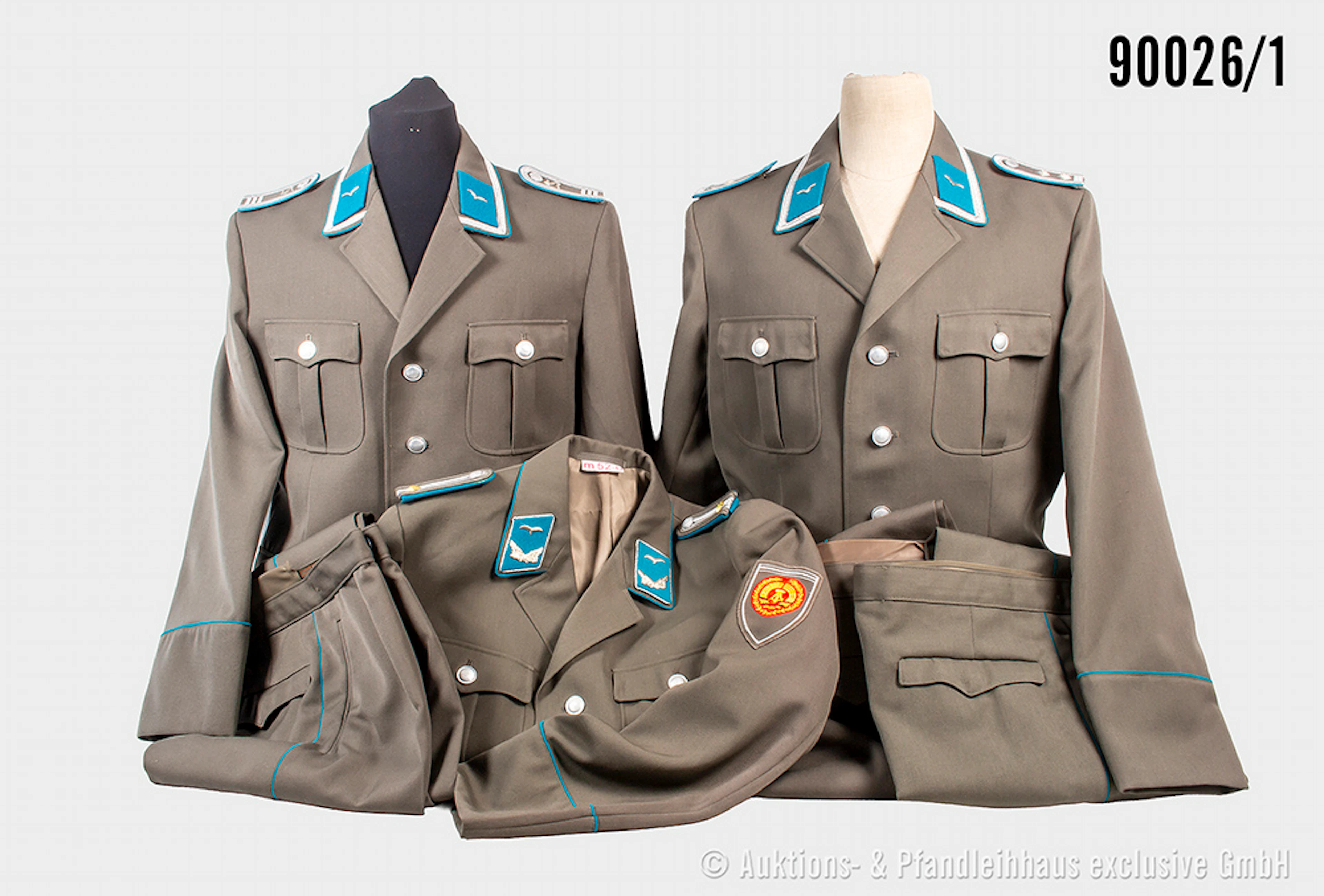 Konv. 10 Uniformen NVA Luftstreitkräfte (Hosen und Jacken), diese