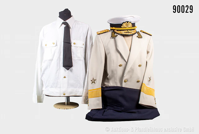 Uniform eines Konteradmirals der NVA Volksmarine, Ausgehjacke komplett