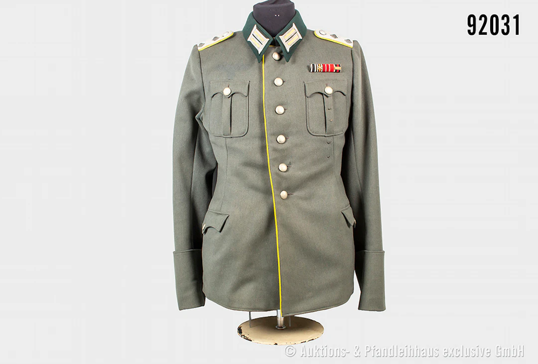 geschmückte Feldbluse Hauptmann Nachrichtentruppe, Brustadler fehlt