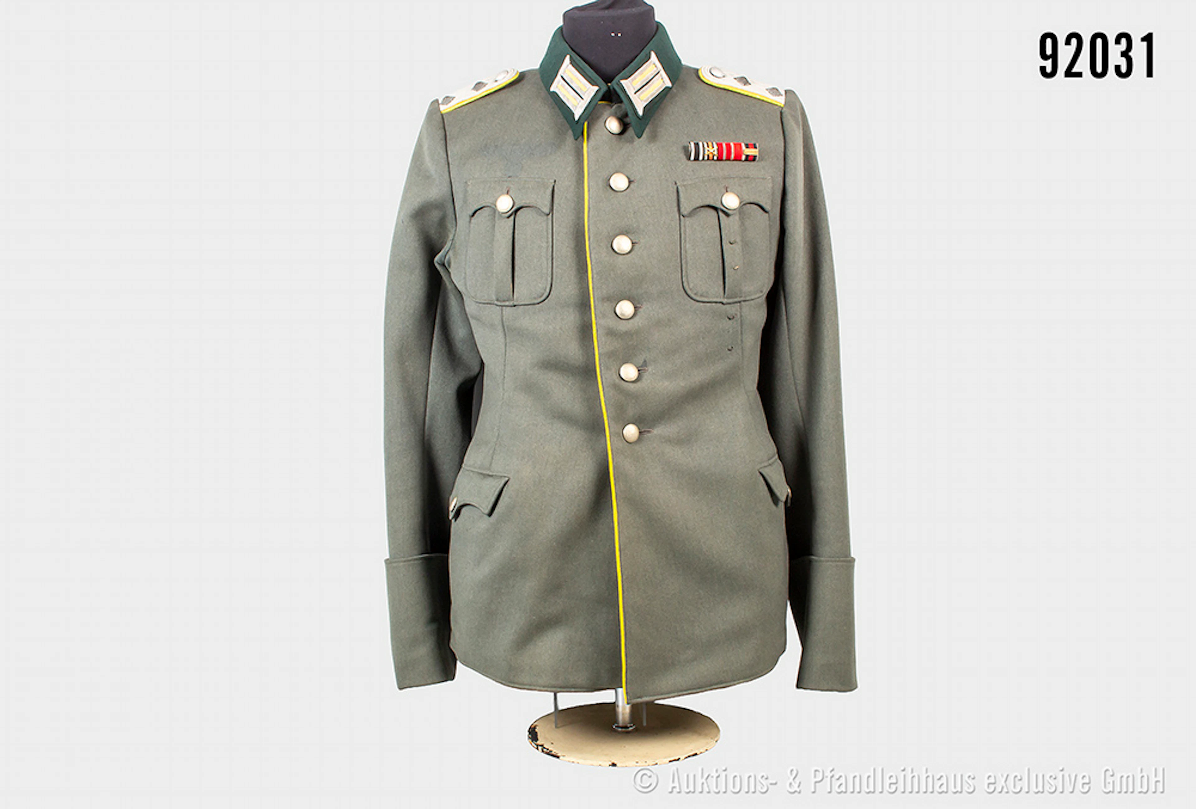 geschmückte Feldbluse Hauptmann Nachrichtentruppe, Brustadler fehlt
