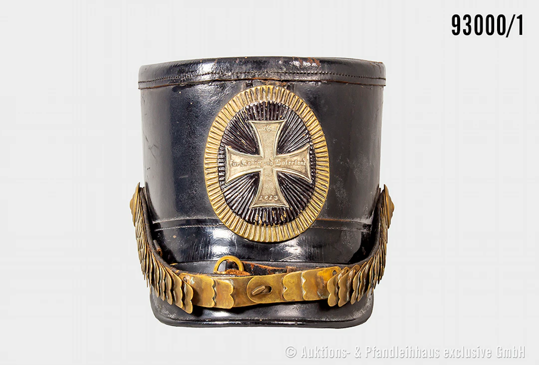 Preußen, Landwehr-Tschako, komplett mit Schuppenkette, Emblem, keine