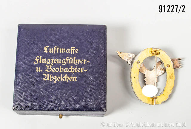 Luftwaffen-Doppelabzeichen, verputzte Buntmetallausf., im beschädigten