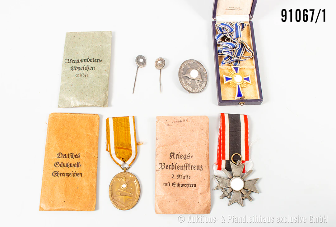 Konv. VWA Silber, Zinkausführung, Hersteller "30", mit 2 Miniaturen