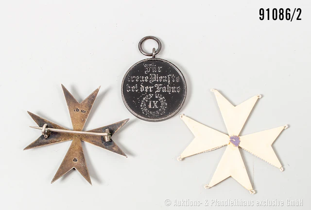 Konv. 2 Johanniter-Brustkreuze, Stoffausführung und Silber, dieses