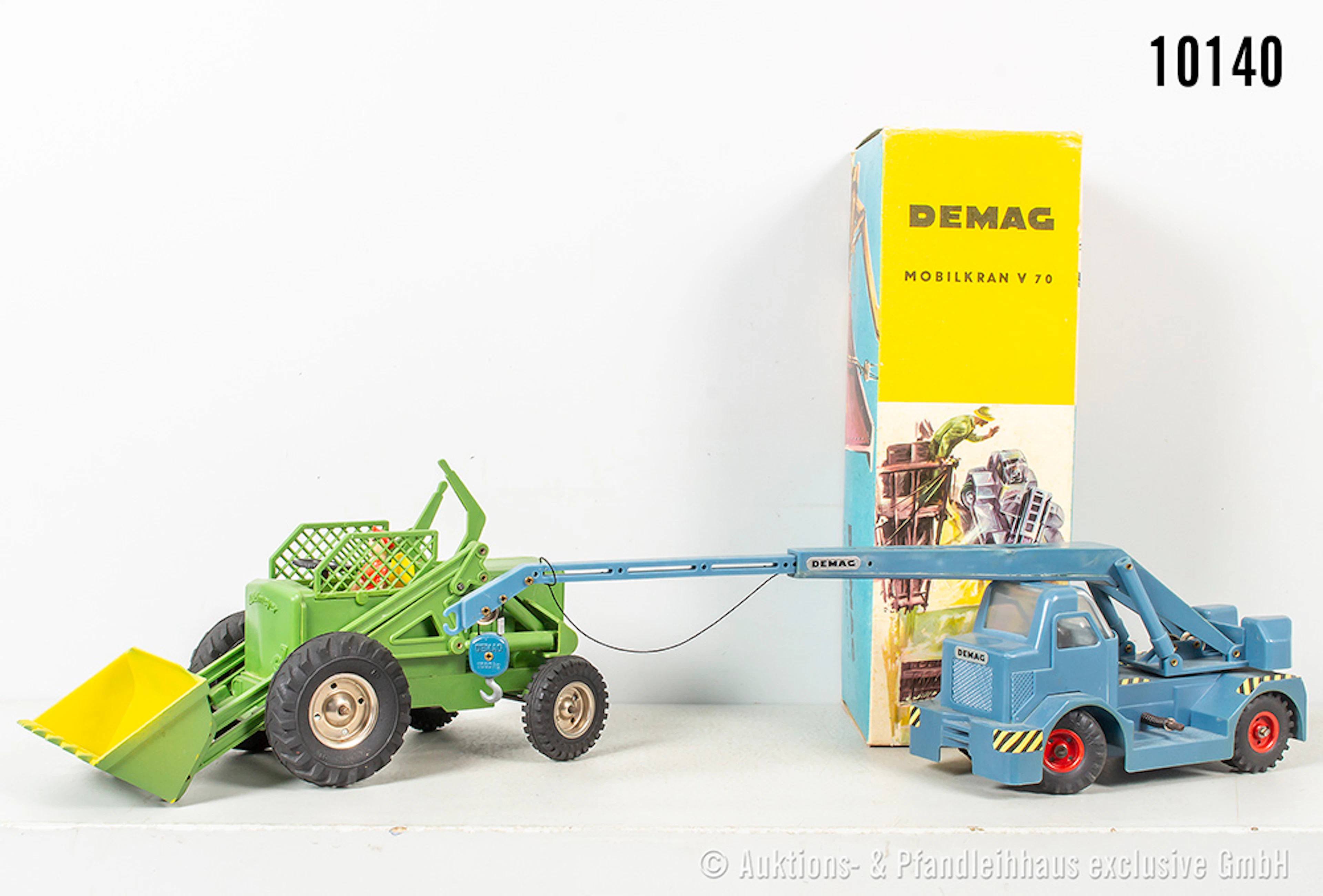 2 Modellfahrzeuge, Strenco 260 DEMAG Mobilkran V70 und Zettelmayer