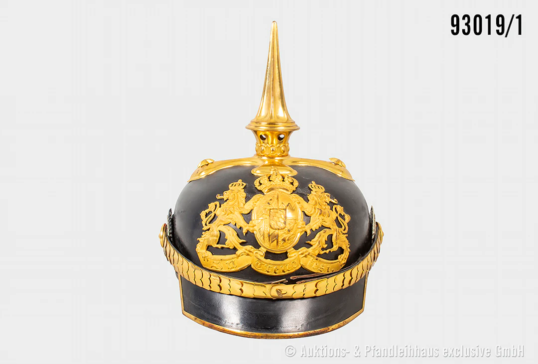 Bayern, Pickelhaube für Offiziere der Kavallerie, komplett mit Emblem
