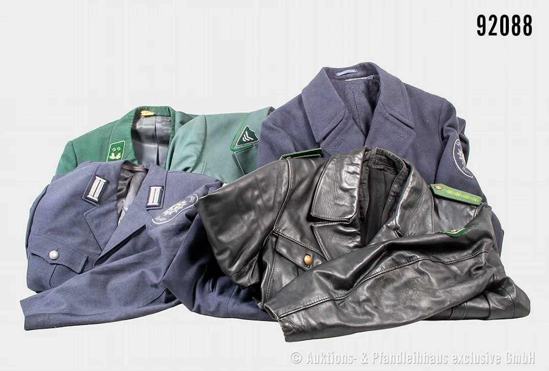Konv. Uniformen versch. Länder und Organisationen, u.a. Schutzpolizei