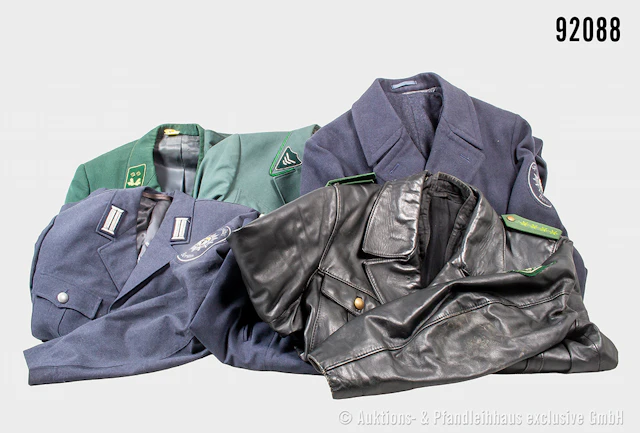 Konv. Uniformen versch. Länder und Organisationen, u.a. Schutzpolizei