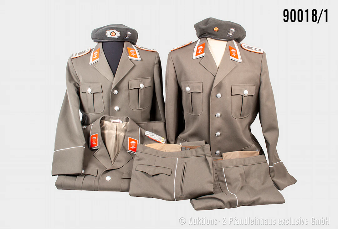 Konv. 5 Uniformen NVA-Fallschirmjäger (Hosen und Jacken), diese komplett