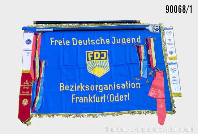 DDR-Fahne FDJ mit Fransen, beidseitig bestickt "Freie Deutsche Jugend