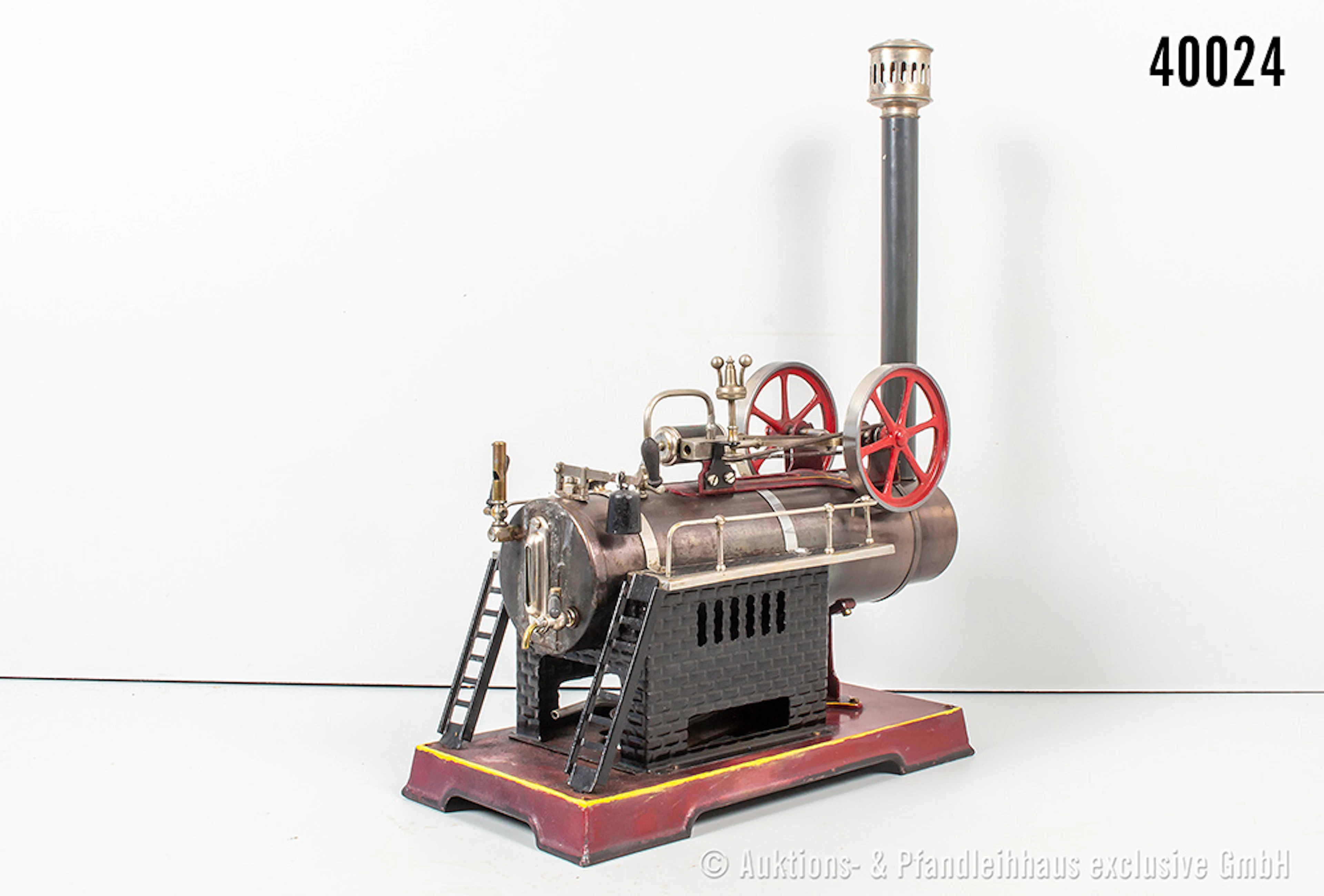 Doll Lokomobile, liegender Kessel, KD 7 cm, Schornstein, Wasserstandsanzeiger