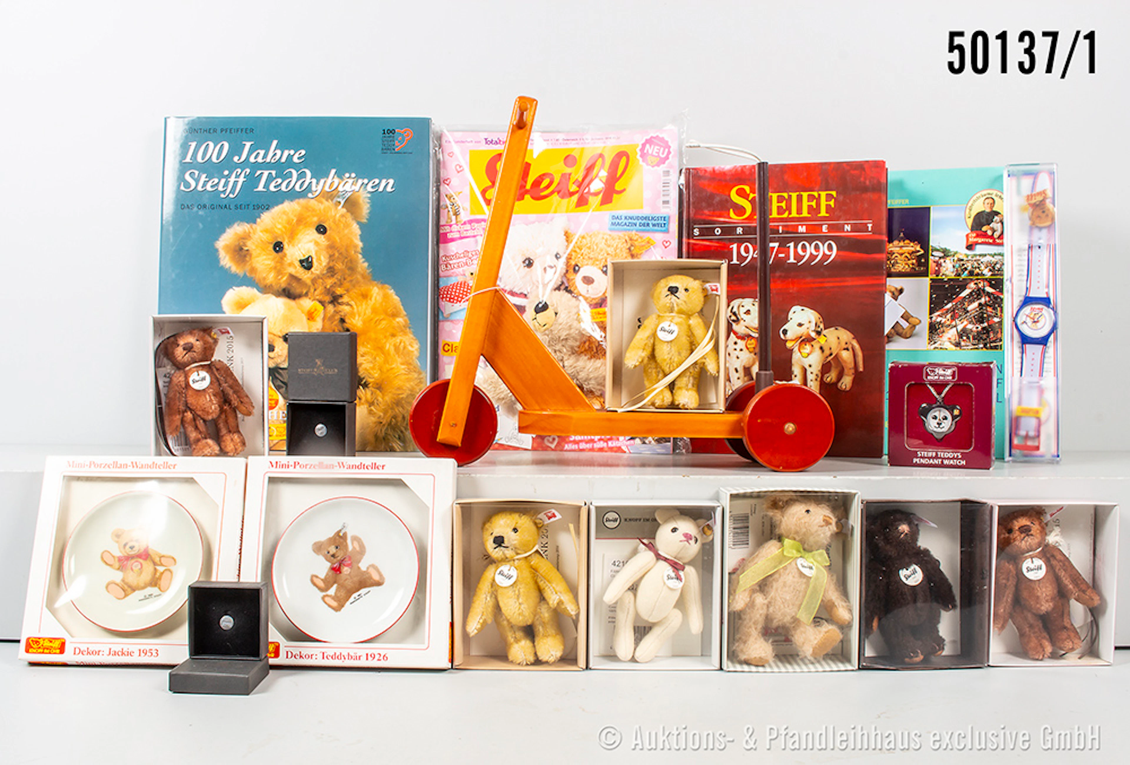 Großes Konv. Steiff Zubehör, dazu 6 Teddys als Club Geschenke, Mohair