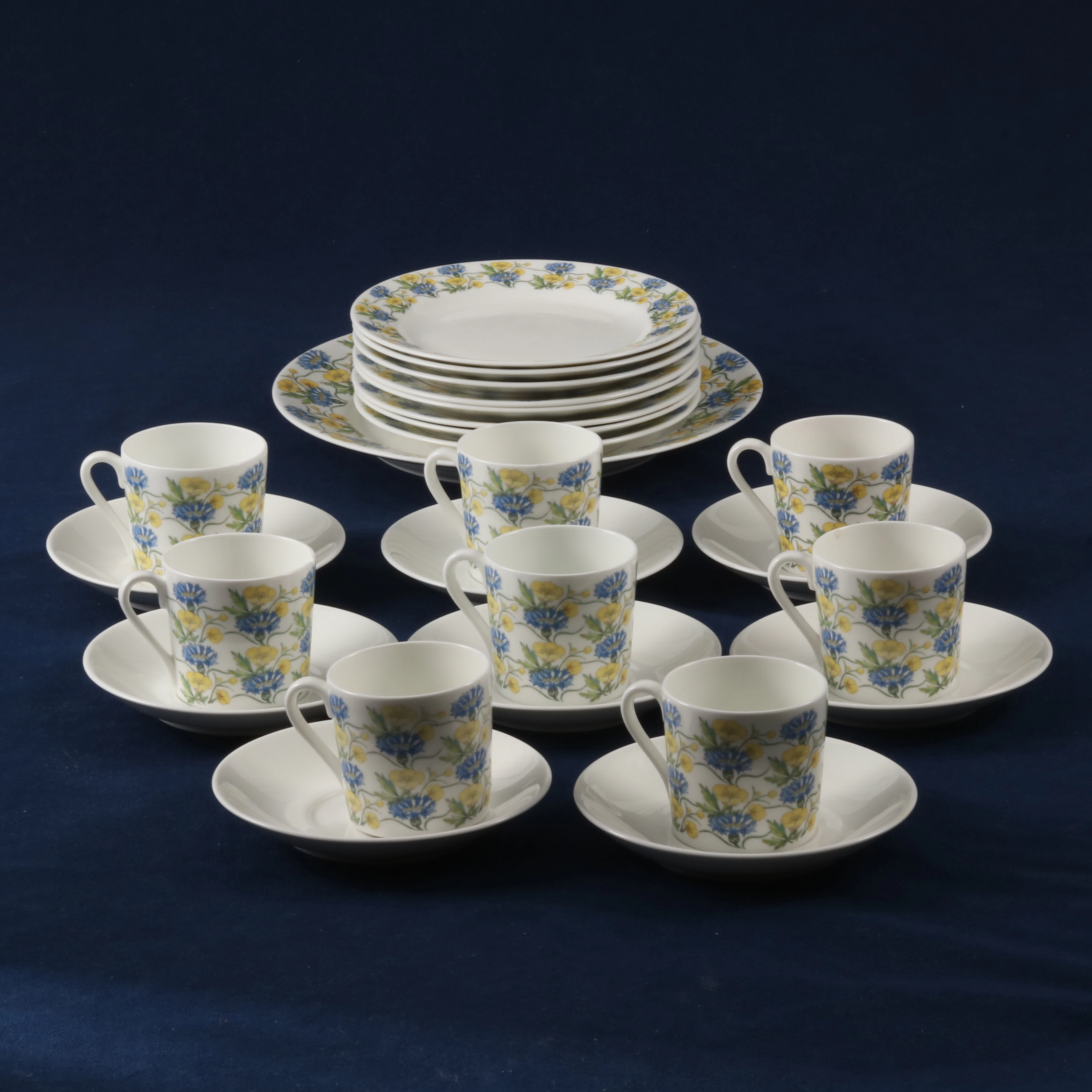 MARGARETA HENNIX, (född 1941), "Juniblom"