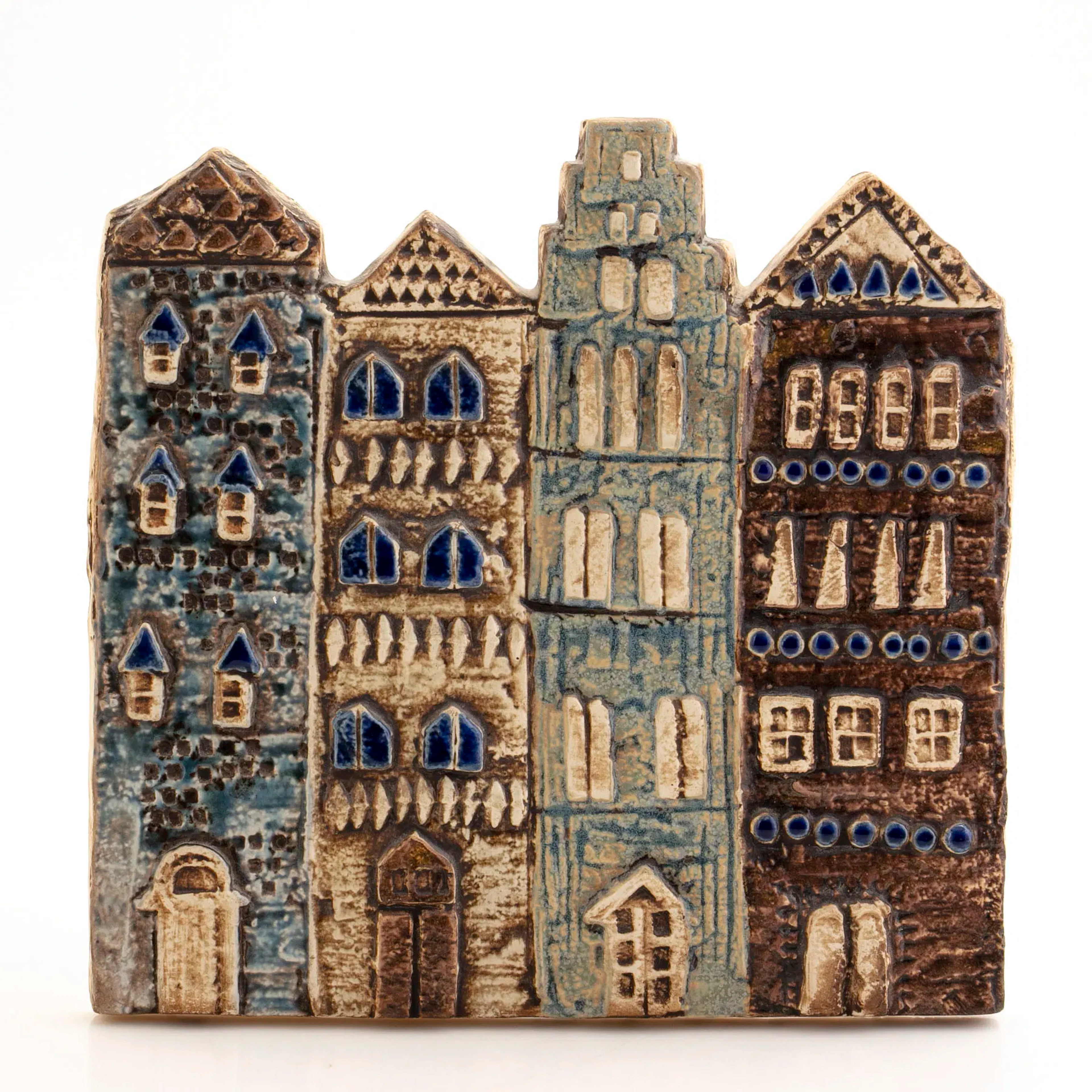 LISA LARSON, väggrelief, "Gamla stan"