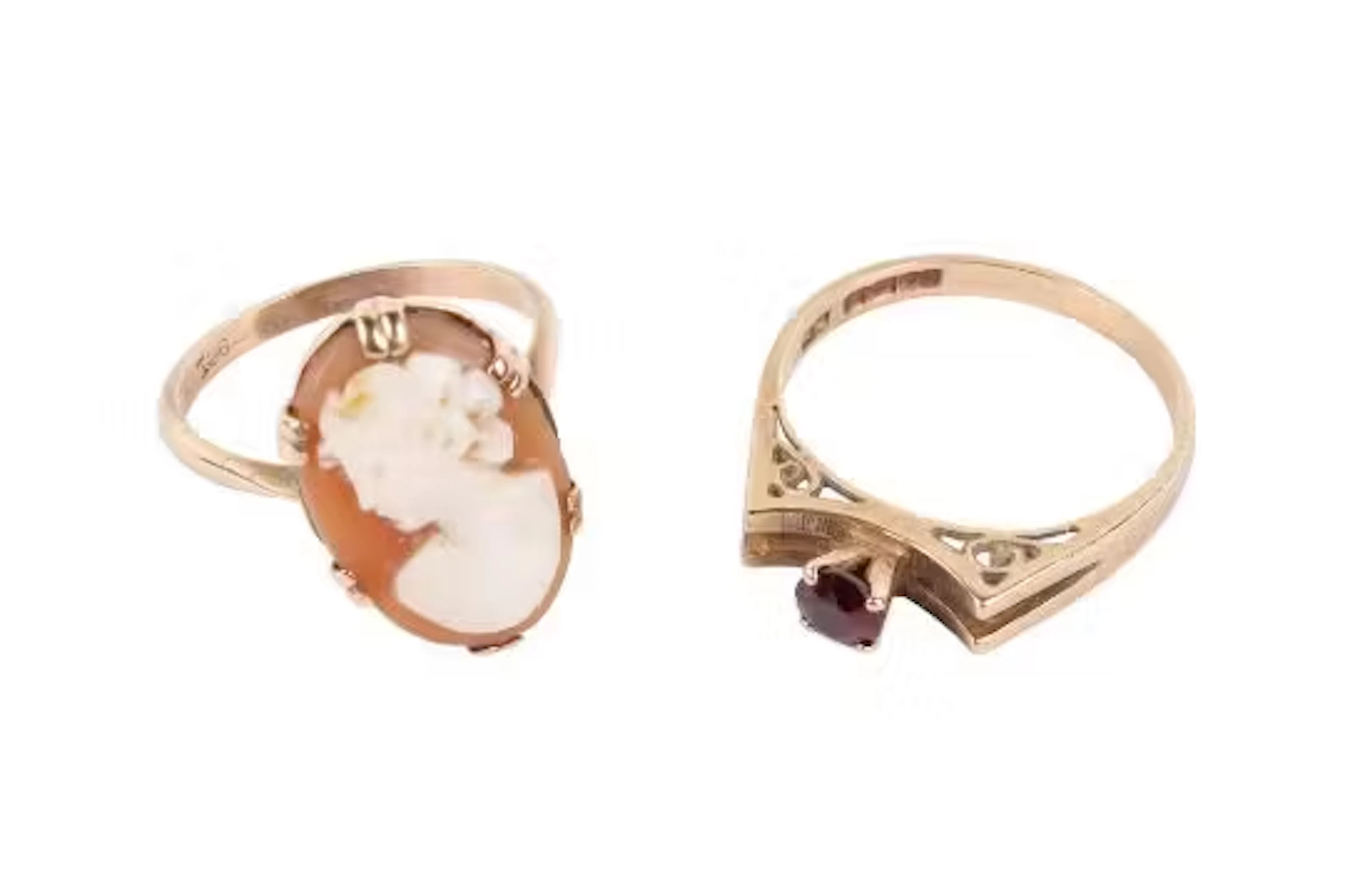Two 9ct gold rings.